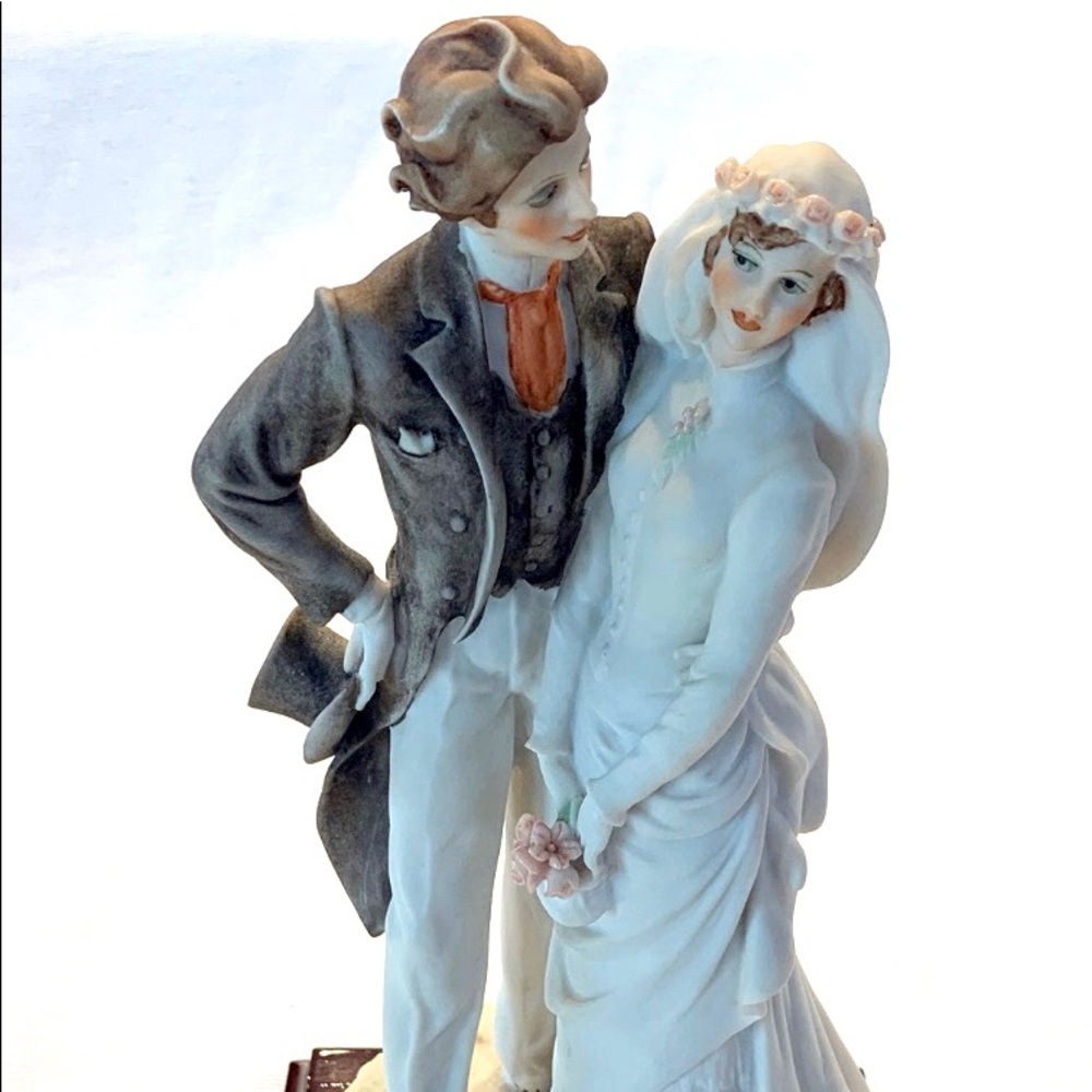 NWOT Giuseppe Armani Bride and Groom figurine 1984